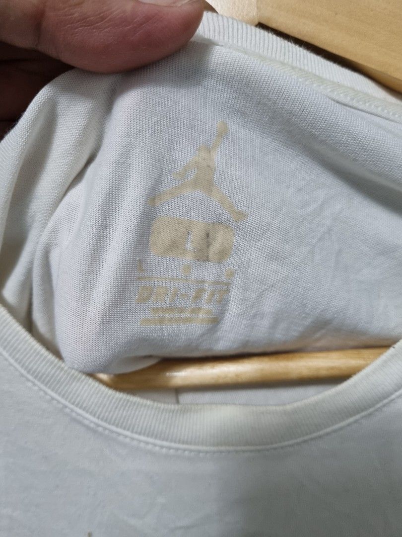Jordan (Category: Activewear) located in Manila. Submitted by solotrifting (Listing ID 1460706659, Image 3). Description: jordan size Large on tag dimension : 20x27 needwash good condition color rate 9/10.