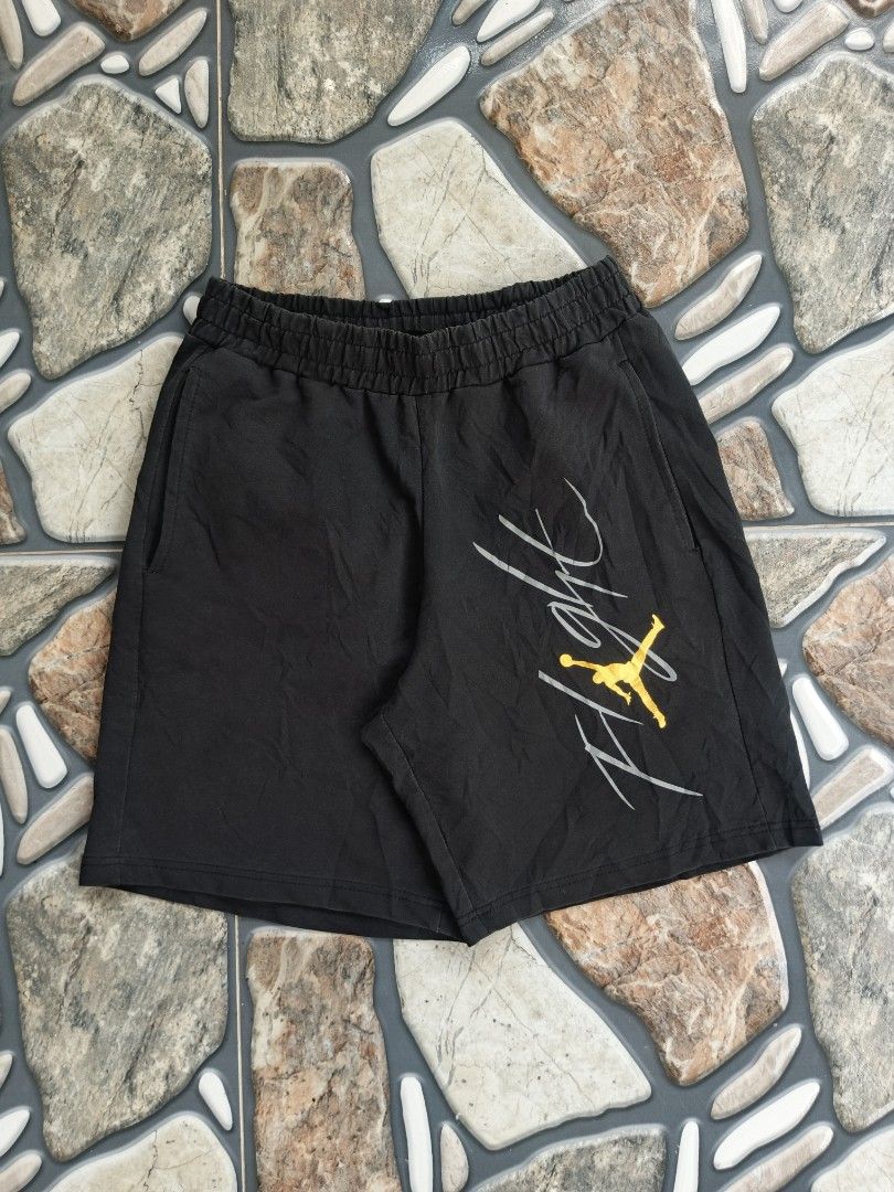 Jordan flight sweat short (Category: Shorts) located in Baggao. Submitted by thriftislife123 (Listing ID 1460509596, Image 2). Description: w: freesize l:19 leg open:12 issue:none off/legit pm for more details.