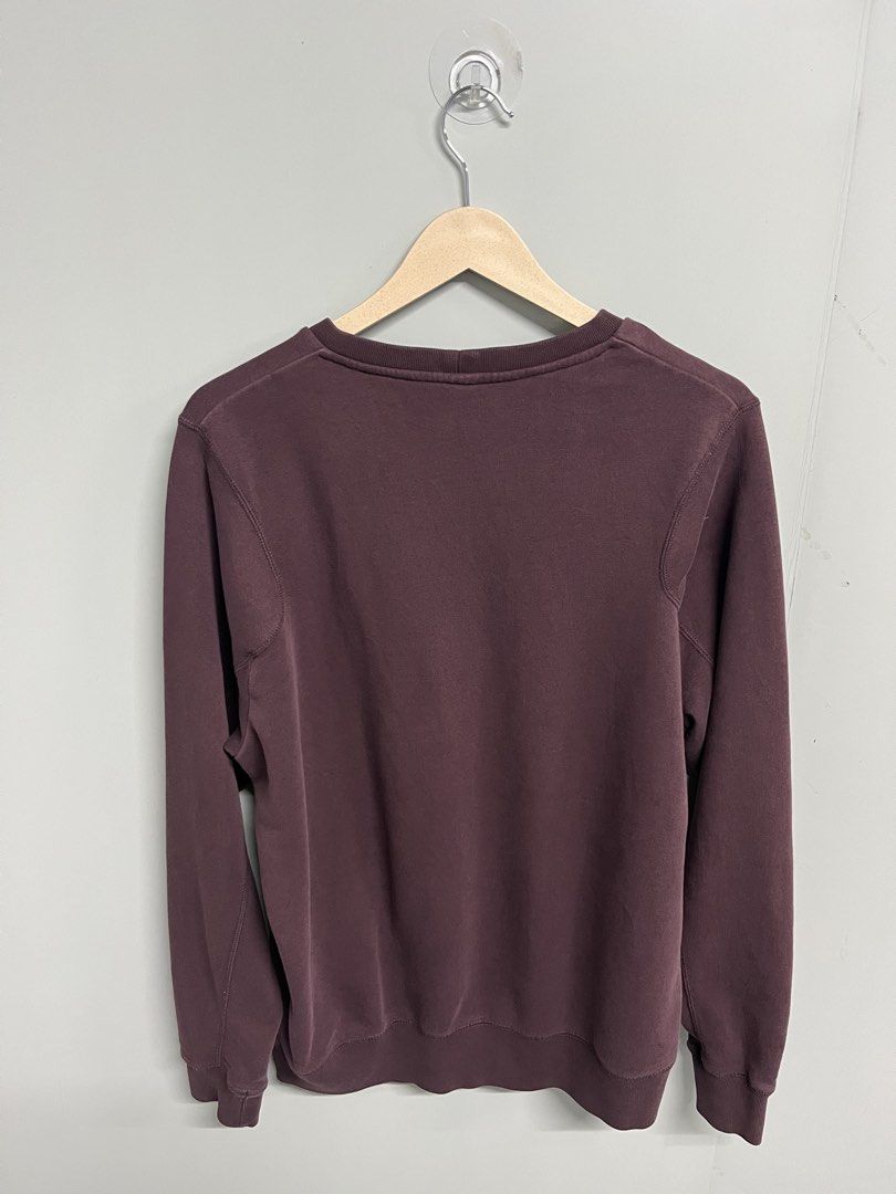 Jordan Jumpman Crewneck Sweatshirt (Category: Coats, Jackets and Outerwear) located in Valencia. Submitted by shopstnd (Listing ID 1460689269, Image 2). Description: Jordan Jumpman Crewneck Sweatshirt Size: L 📏 Measurements: 23 × 29 in ⭐ Condition: 9.5/10 🎨 Color: 9.5/10 👕 Maroon/burgundy color with black embroidered Jumpman logo Color may vary slightly. Minimal signs of use may be present..