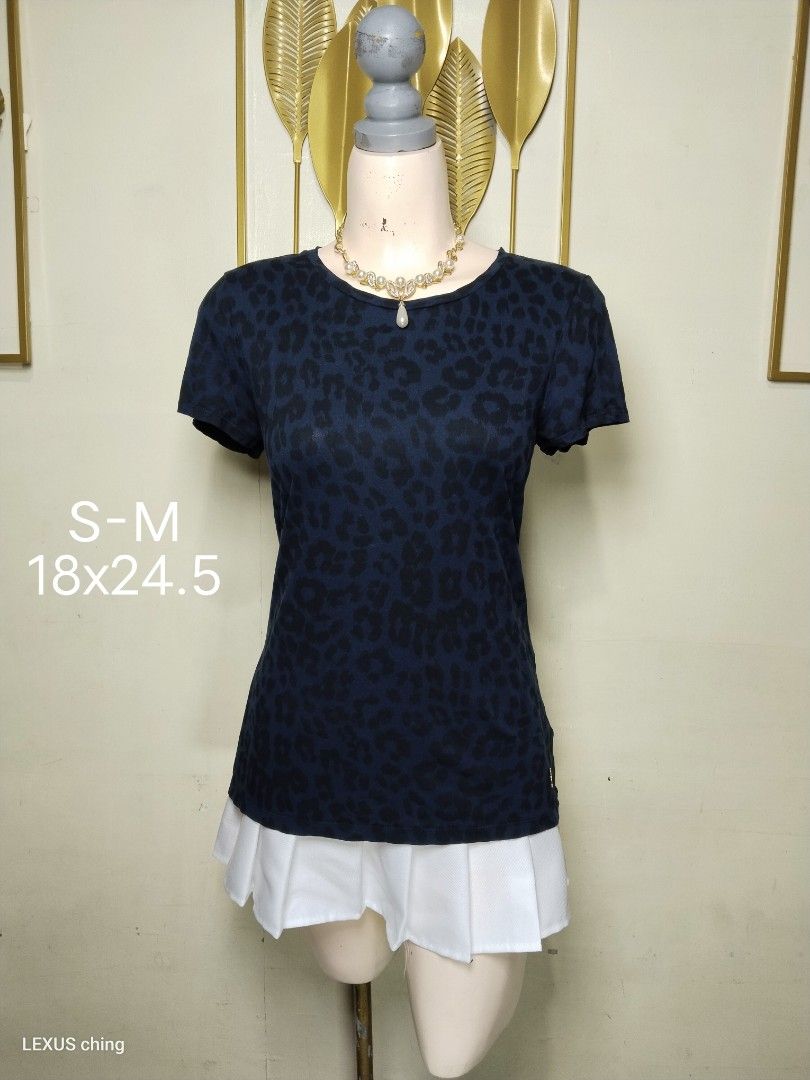 JUICY COUTURE all over tonal leopard print pattern. (Category: Shirts) located in Manila. Submitted by lexusthrift1995 (Listing ID 1460570220, Image 1). Description: Size- SMALL to MEDIUM Dimension- 18x24.5 Color rate- 9/10 Condition-9/10 issue- no issue good condition ‼️200.pesos plus shipping fee 💸MODE OF PAYMENT- GCASH payment first 🚛MODE OF DELIVERY- J&T or LALAMOVE 📍LOCATION- NORTH CALOOCAN CAMARIN BRGY.177 1705 SUNFLOWER STREET. 🗒Note: 
