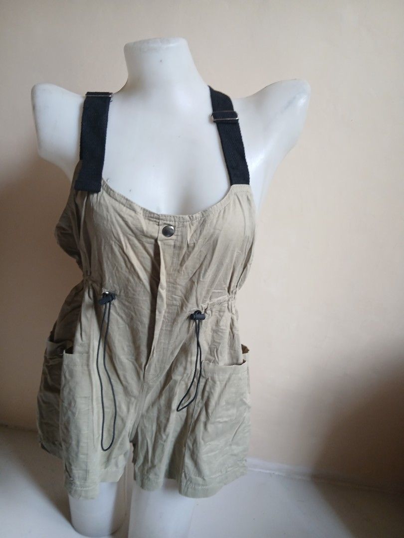 Jumpsuit (Category: Other Bottoms) located in Tayabas. Submitted by ahrcelllego (Listing ID 1460653648, Image 1). Description: med to large.