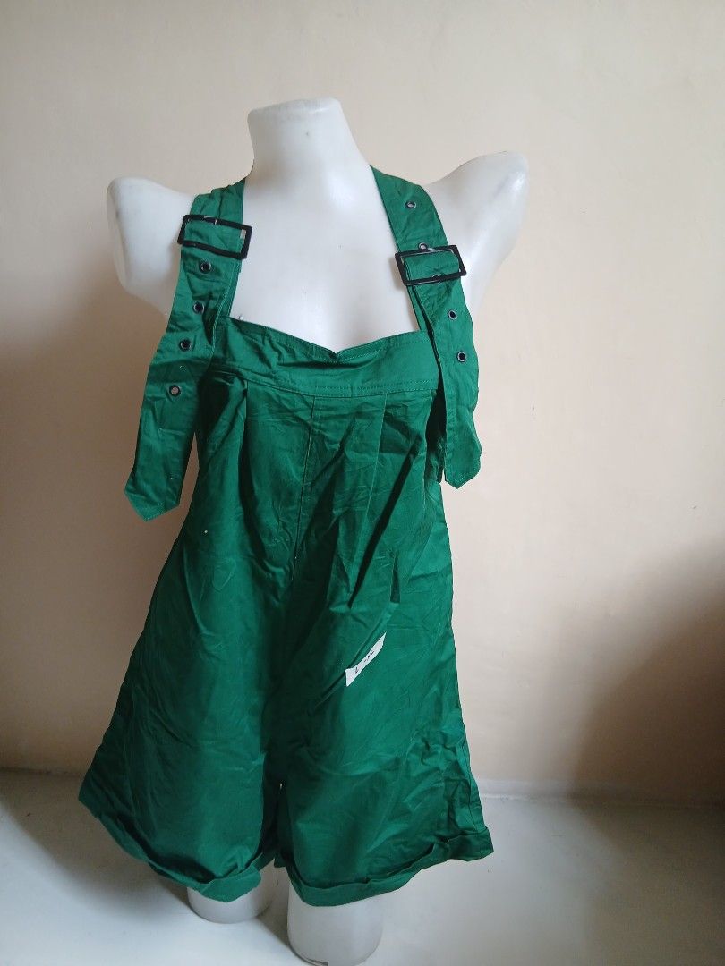 Jumpsuit (Category: Other Bottoms) located in Tayabas. Submitted by ahrcelllego (Listing ID 1460654406, Image 1). Description: green short jumpsuit med to large.