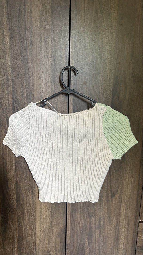 Kendall & Kylie Top (Category: Blouses) located in Quezon City. Submitted by cel1111 (Listing ID 1460556532, Image 3). Description: Not my style.