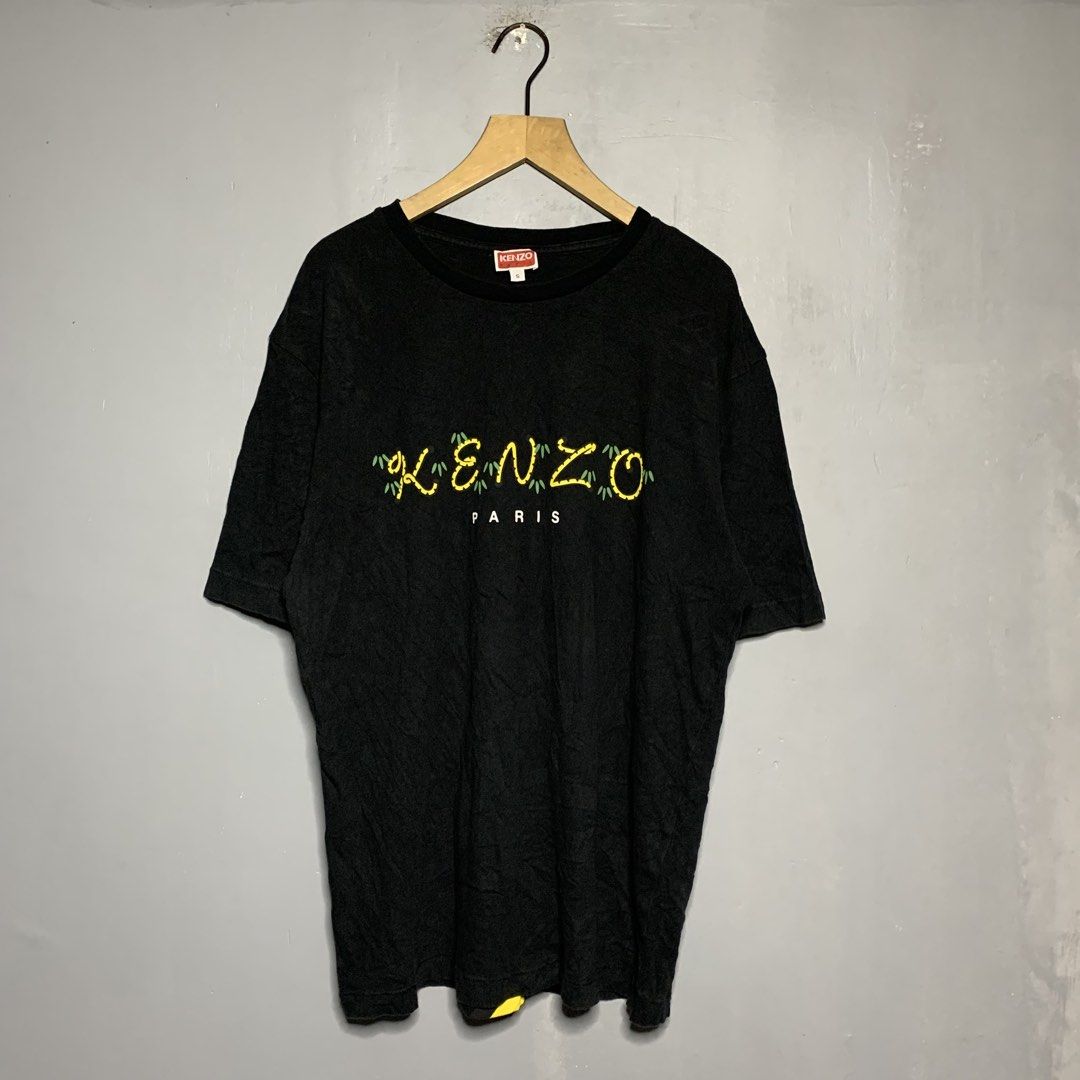 Kenzo Paris T-shirt Size S (Category: Luxury Apparel) located in Manila. Submitted by emplysthrift. (Listing ID 1460575766, Image 1). Description: Width "21.5 Length "28.7 Good Condition Colorrate: 9/10 Flaws: minir hairline print/ sign of usage Unli vouch/vc for safe transactions 📲 Location: Laspinas City, Metro Manila, Brngy Talon Uno. 📍 DM IF INTERESTED📥 - Kenzo Paris Black T-Shirt - Size: Small (S) - Iconic Kenzo logo with unique bamboo de