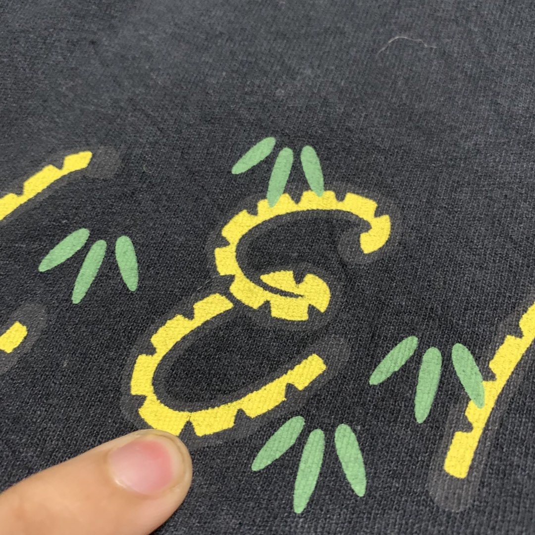 Kenzo Paris T-shirt Size S (Category: Luxury Apparel) located in Manila. Submitted by emplysthrift. (Listing ID 1460575766, Image 3). Description: Width "21.5 Length "28.7 Good Condition Colorrate: 9/10 Flaws: minir hairline print/ sign of usage Unli vouch/vc for safe transactions 📲 Location: Laspinas City, Metro Manila, Brngy Talon Uno. 📍 DM IF INTERESTED📥 - Kenzo Paris Black T-Shirt - Size: Small (S) - Iconic Kenzo logo with unique bamboo de