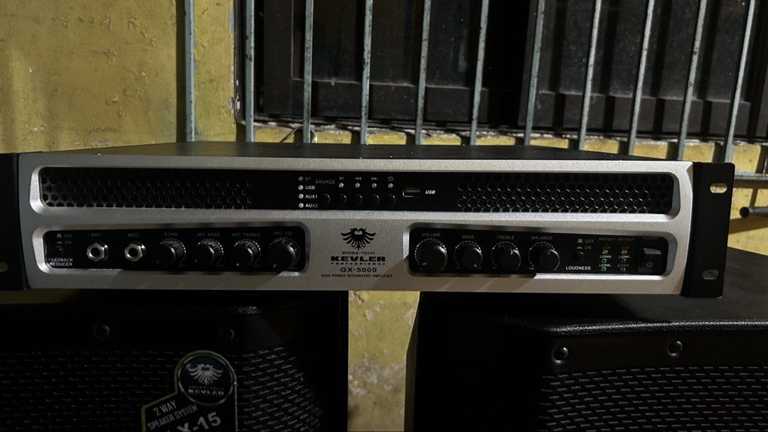 Kevler Speaker and Amplifier (Category: Other Audio Equipment) located in Santa Rosa. Submitted by taneers (Listing ID 1460692535, Image 2). Description: FOR SALE HALOS BAGO PA 22k KEVLER ZLX 15 PAIR 1000 watts each KEVLER GX5000 1000 watts STA ROSA LOC.