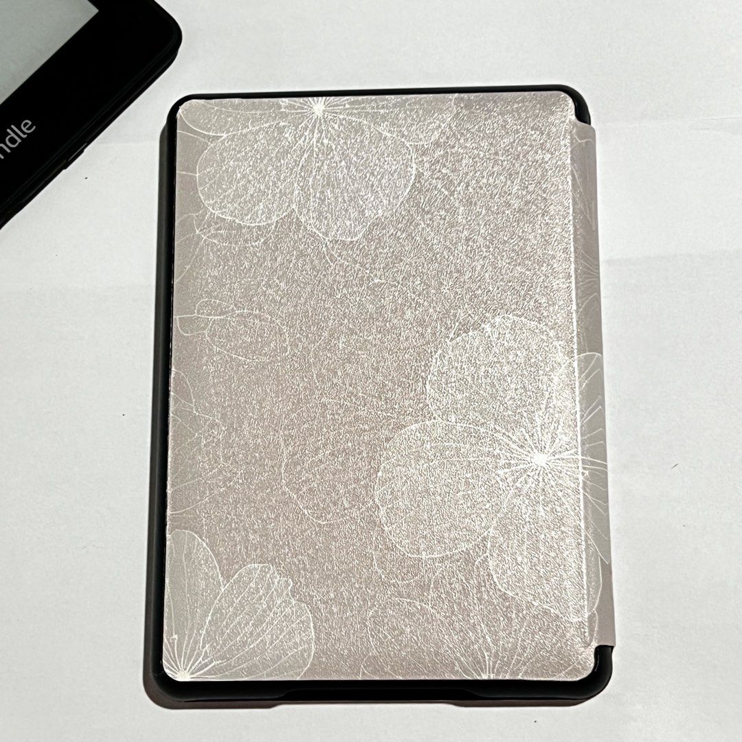 Kindle Case Basic 10th gen (Category: Cases & Sleeves) located in Valenzuela. Submitted by luise_ (Listing ID 1460706055, Image 3). Description: - Ordered wrong size - Very nice in actual - Kindle basic 10th gen.