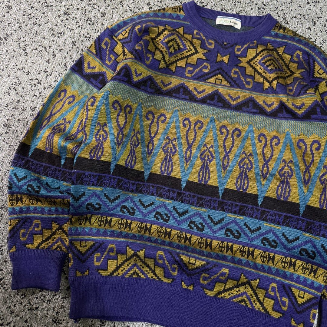 Knited Sweater (Category: Coats, Jackets and Outerwear) located in Baguio. Submitted by secondoption.ph (Listing ID 1460508423, Image 2). Description: Size medium Length 26.5 Width 21.5.