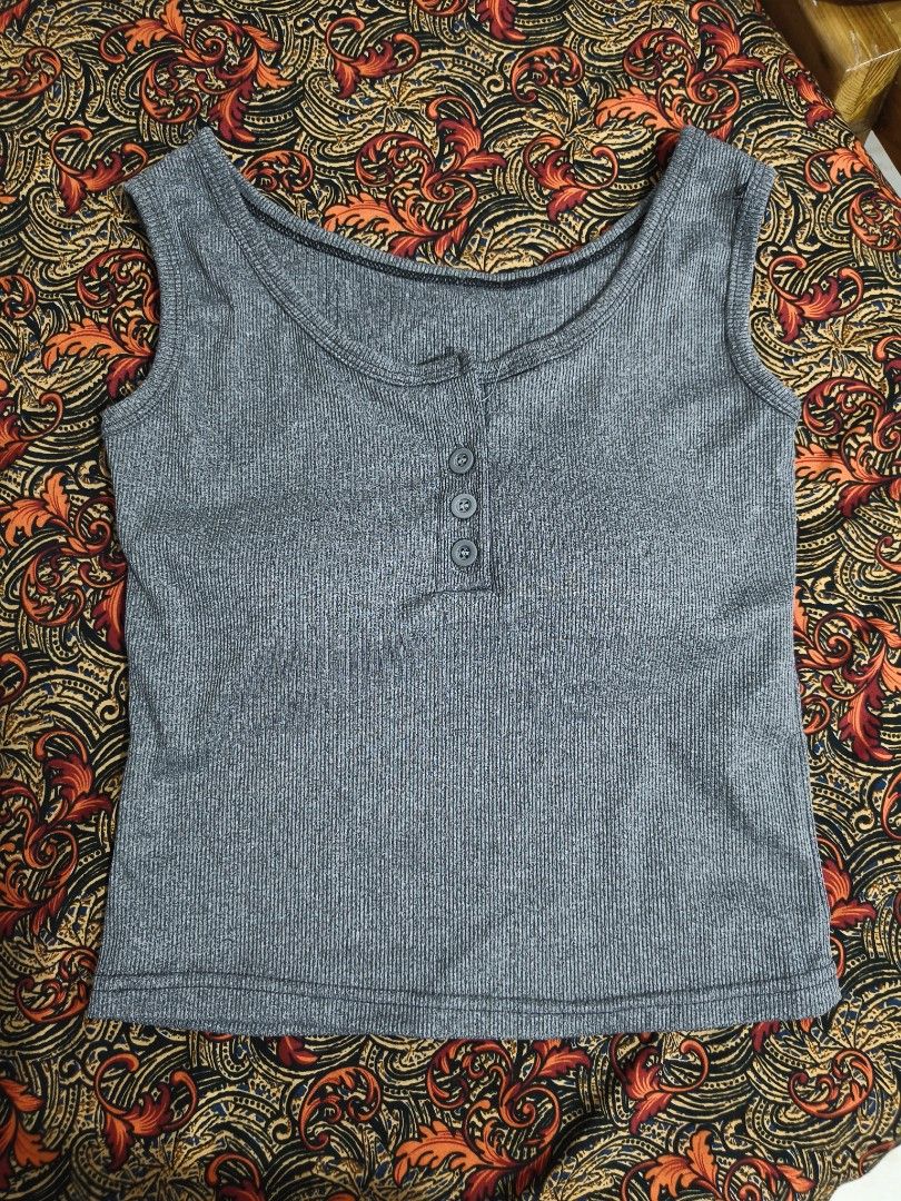 Knitted Padded Sando XS-Small Size (Category: Sleeveless) located in Manila. Submitted by msddirectfactoryoutlet (Listing ID 1460562686, Image 1). Description: No issue Brand new XS-Small.