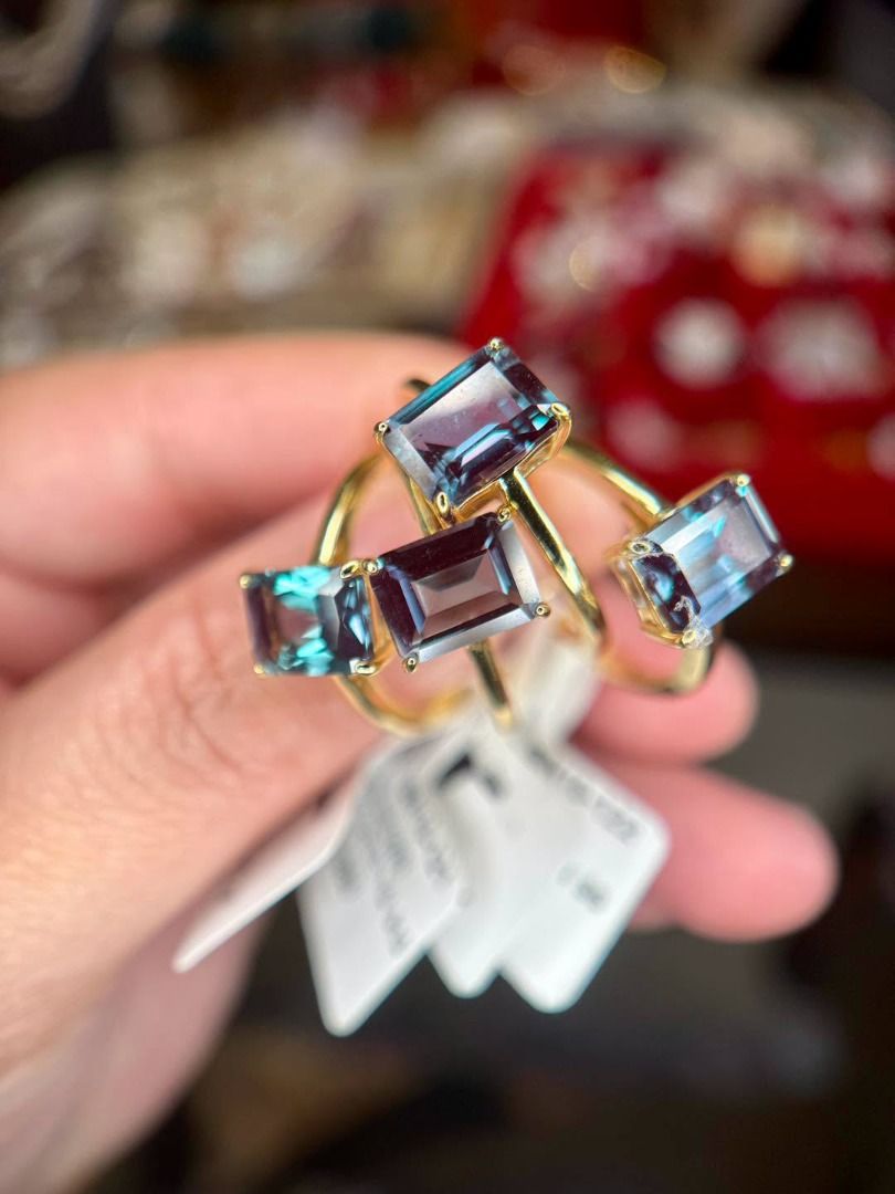 LAB-GROWN ALEXANDRITE IN GOLD-PLATED SILVER (Category: Rings) located in Baguio. Submitted by asna_taku (Listing ID 1460551442, Image 1). Description: 💜 LAB-GROWN ALEXANDRITE IN GOLD-PLATED SILVER That color change, without the traditional alexandrite price tag. ✨ A beautiful lab-grown alexandrite with the fascinating color-changing effect alexandrite is loved for—appearing different under various lighting conditions. 💜💚 Lab-grown alexandrite 