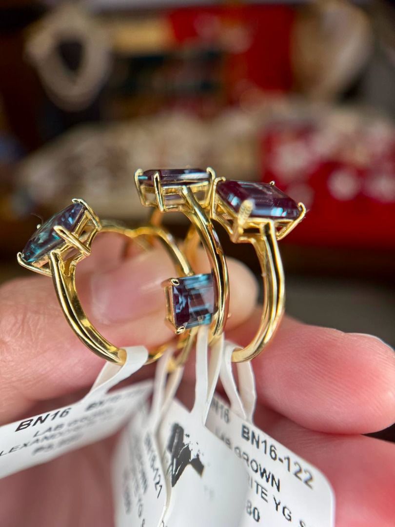 LAB-GROWN ALEXANDRITE IN GOLD-PLATED SILVER (Category: Rings) located in Baguio. Submitted by asna_taku (Listing ID 1460551442, Image 2). Description: 💜 LAB-GROWN ALEXANDRITE IN GOLD-PLATED SILVER That color change, without the traditional alexandrite price tag. ✨ A beautiful lab-grown alexandrite with the fascinating color-changing effect alexandrite is loved for—appearing different under various lighting conditions. 💜💚 Lab-grown alexandrite 