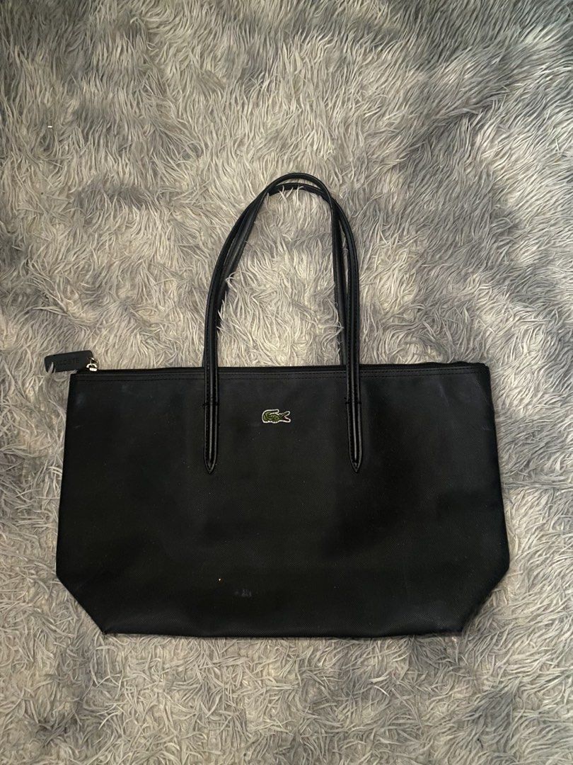 Lacoste Tote Bag (Category: Luxury Bags & Wallets) located in Manila. Submitted by hardtofindthings10 (Listing ID 1460524277, Image 1). Description: .