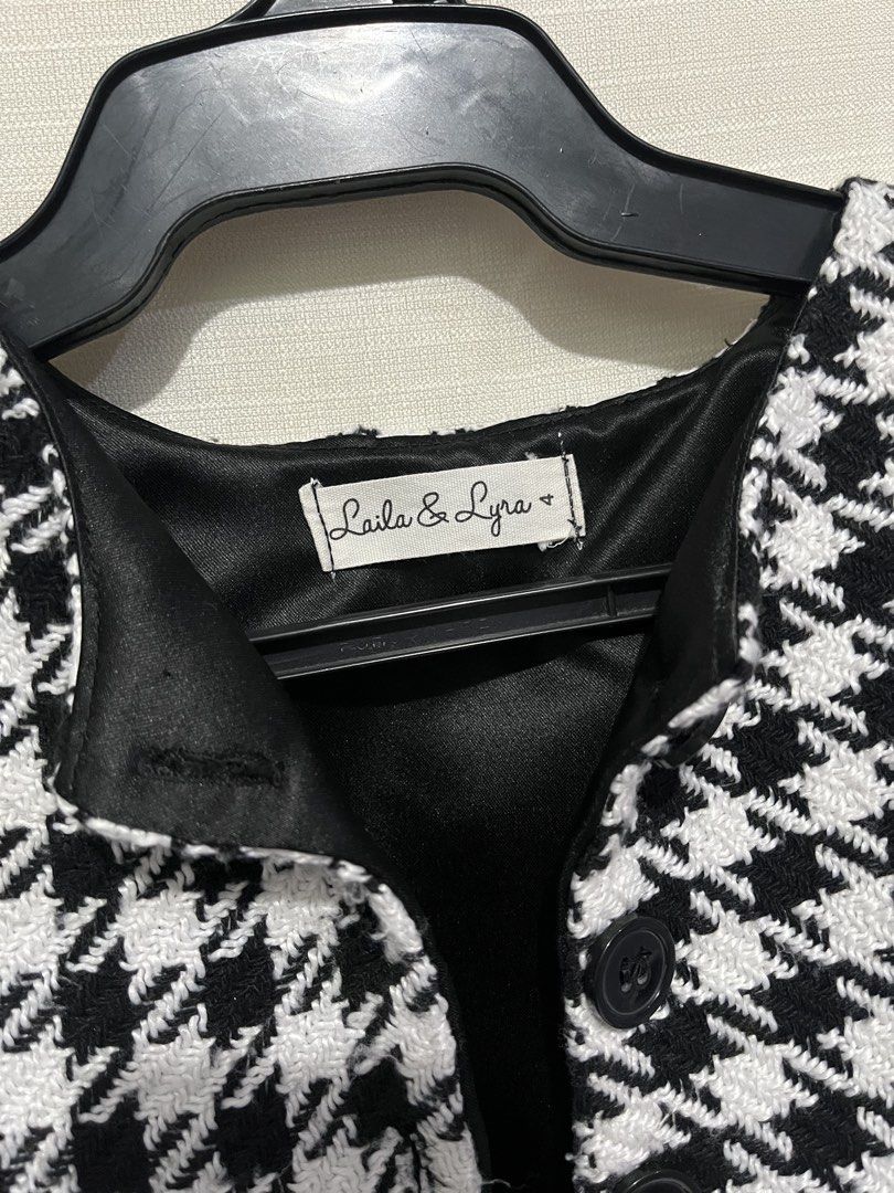 Laila and lya coat (Category: Babies & Kids Fashion) located in Manila. Submitted by lhieriv (Listing ID 1460710504, Image 3). Description: Laila and lyra coat Size 4 Used once. In very good used condition. .