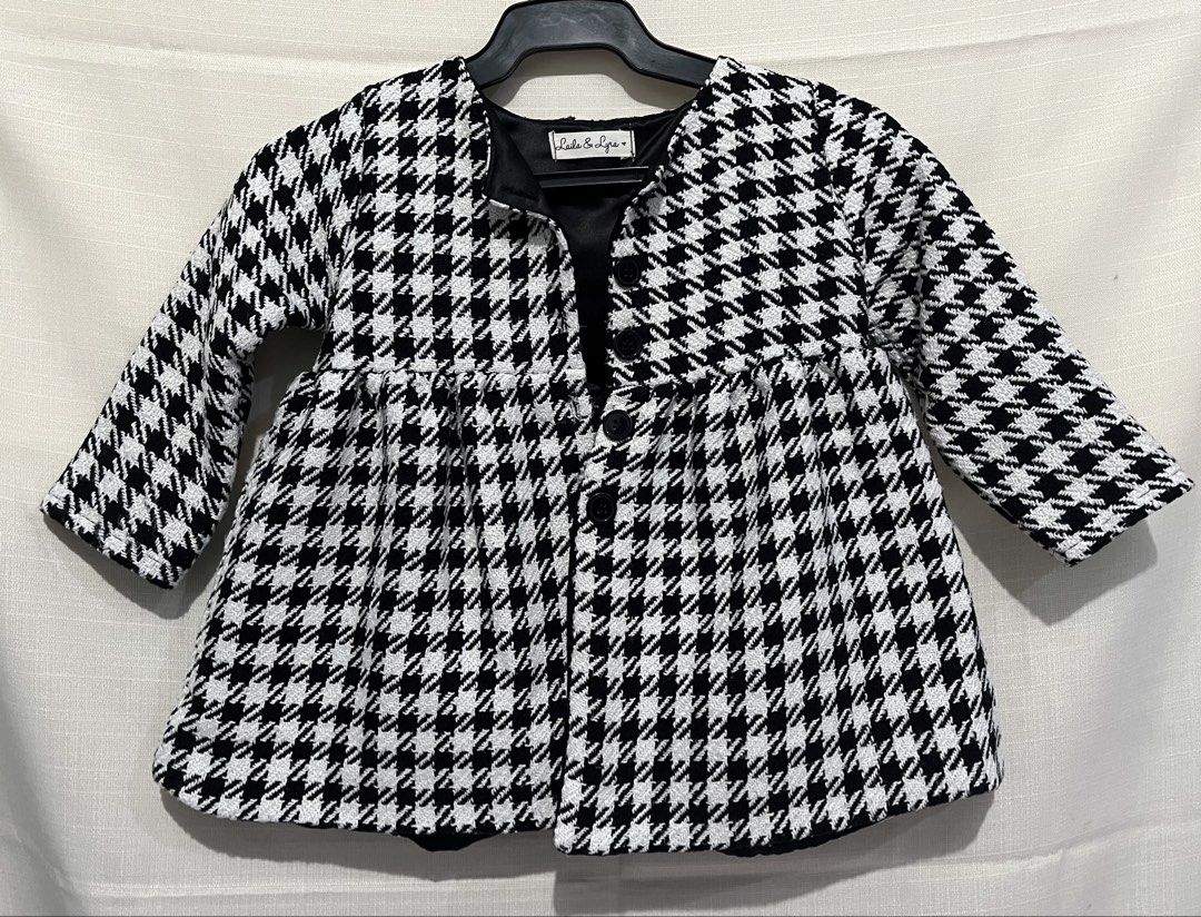 Laila and lya coat (Category: Babies & Kids Fashion) located in Manila. Submitted by lhieriv (Listing ID 1460710504, Image 2). Description: Laila and lyra coat Size 4 Used once. In very good used condition. .