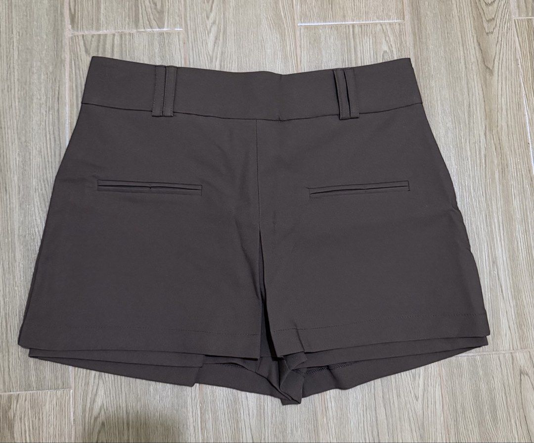 Lealea (Category: Other Bottoms) located in Manila. Submitted by mgfreya (Listing ID 1460713401, Image 1). Description: Lealea xxl brandnew .