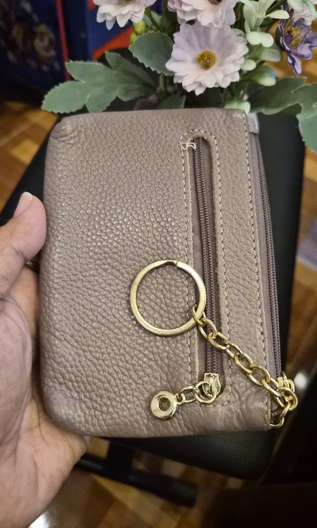 Leather Coin Purse (Category: Purses & Pouches) located in Cabanatuan. Submitted by meyrasol (Listing ID 1460647335, Image 2). Description: .