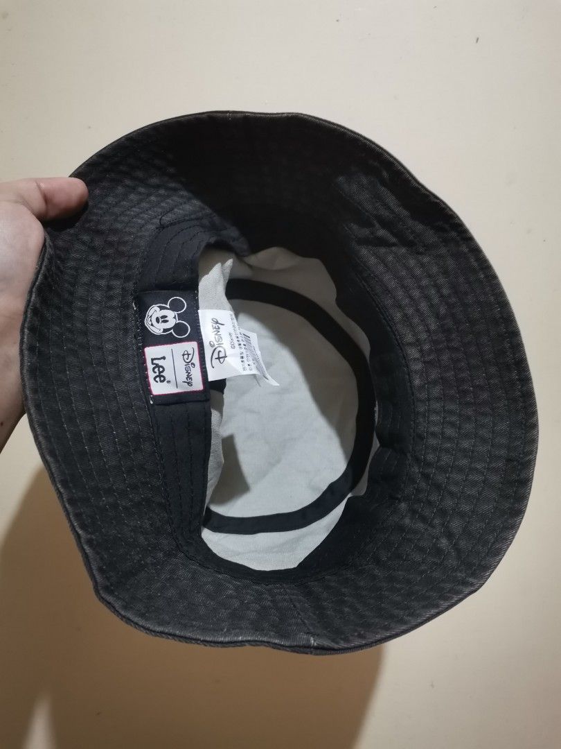 Lee x mickey bucket hat (Category: Caps & Hats) located in Davao. Submitted by marcio17 (Listing ID 1460617668, Image 2). Description: Excellent condition Need wash Fit sa Medium to Large 650 freeshipping only.