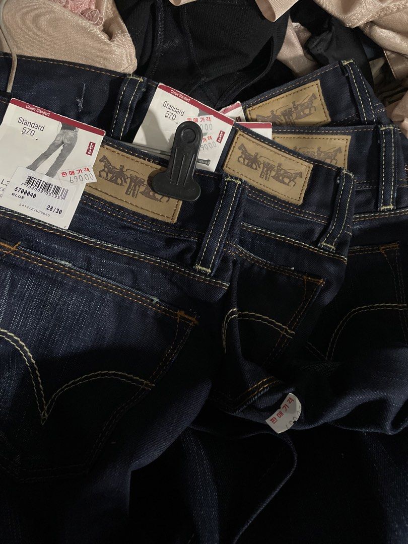 LEVI’S 570 straight fit (Category: Jeans) located in Muntinlupa City. Submitted by clarencemirones (Listing ID 1460621790, Image 2). Description: LEVI’S 570 straight fit W28 - 29 L36 - 38 brand new 4pcs dm me!.