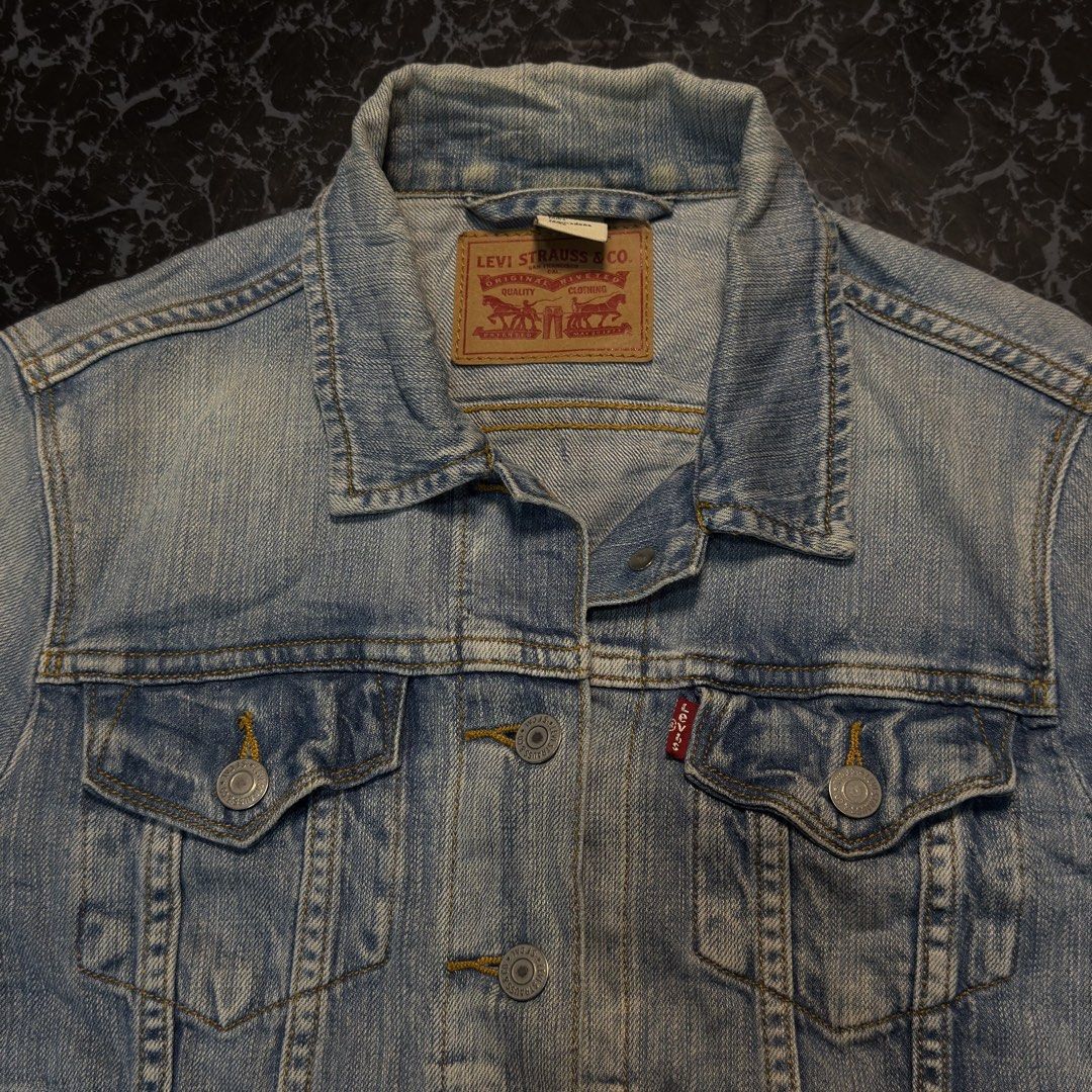 Levis Denim Jacket (Category: Coats, Jackets and Outerwear) located in Ozamiz City. Submitted by vanouy (Listing ID 1460629756, Image 2). Description: Good condi.