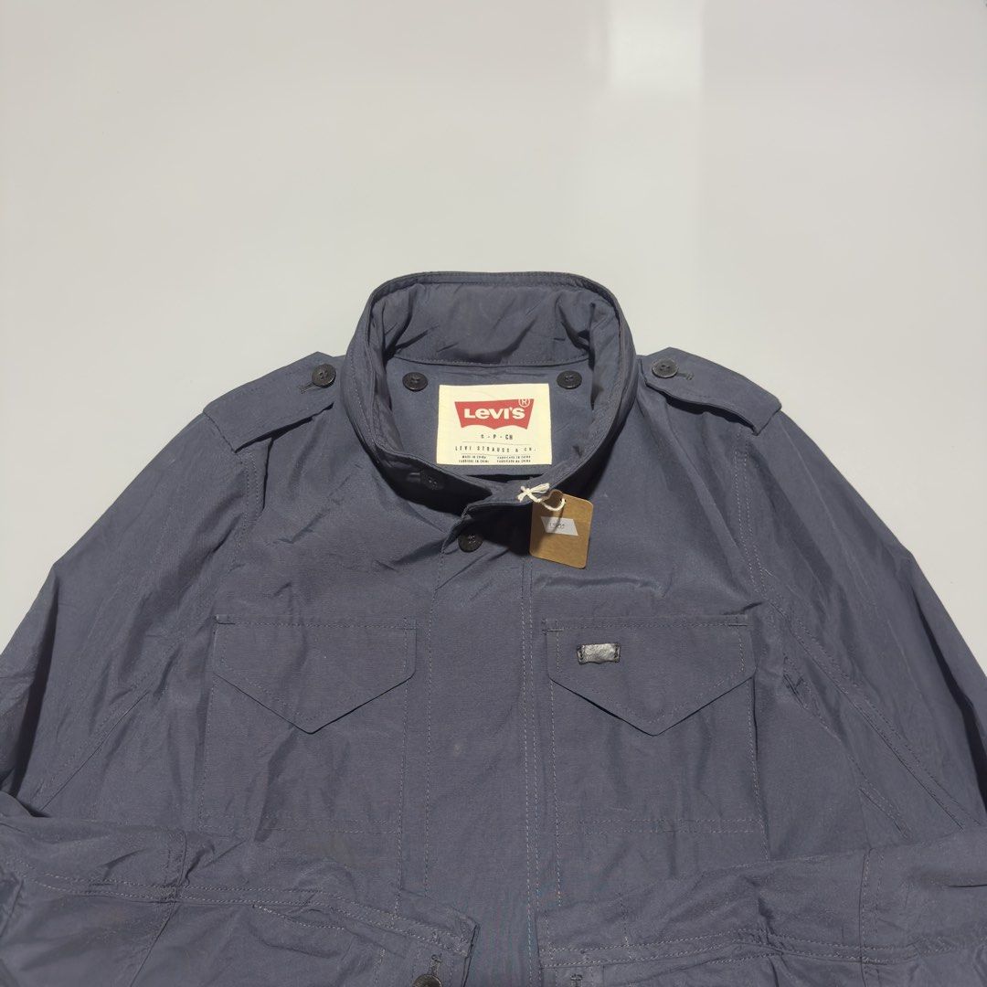 Levi’s M65 Field Jacket (Category: Coats, Jackets and Outerwear) located in Alburquerque. Submitted by getniceph2022 (Listing ID 1460633650, Image 3). Description: Levi’s M65 Field Jacket - Size small Measurements: 20 inches width. 27 inches length. Excellent condition..