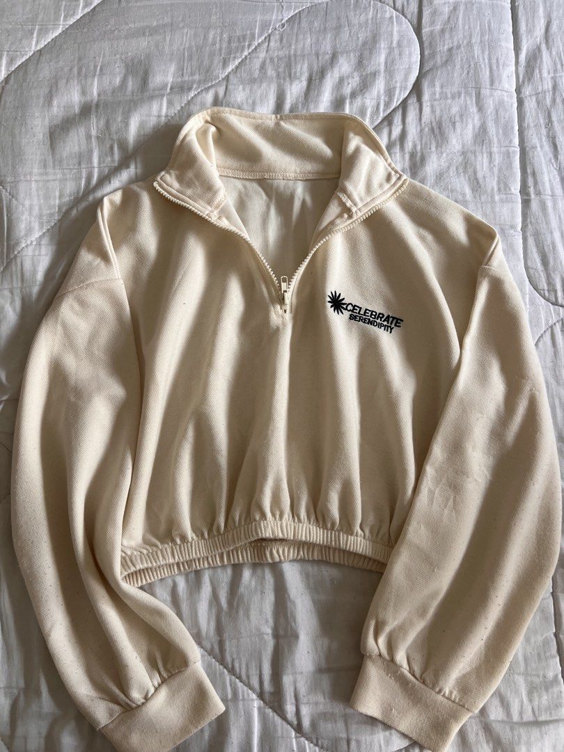 Light Beige Dazy Slogan Zipper Jacket (Category: Coats, Jackets and Outerwear) located in Taguig. Submitted by gingerderp (Listing ID 1460570254, Image 3). Description: Cropped comfiest outfit piece you can own! Goes well with so many colors. Has slight quality issues but can be removed.