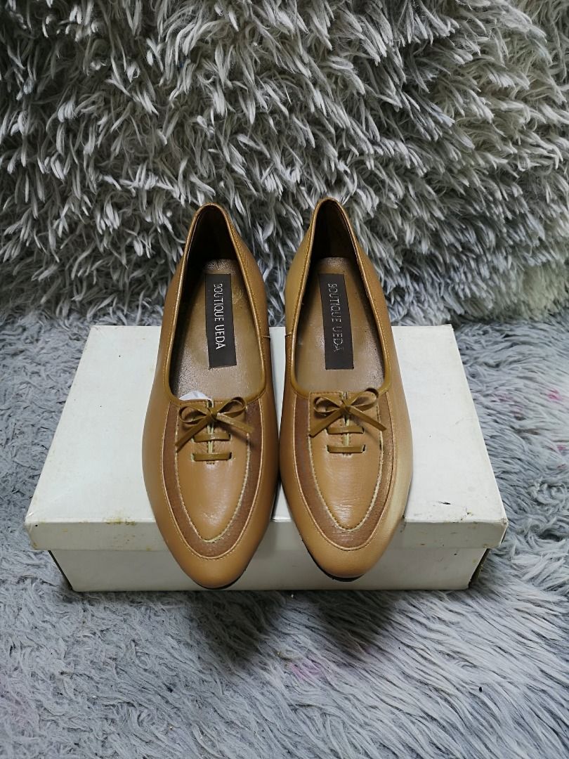 Light Brown leather With Small Decorative Bow Low Heels (Category: Heels) located in Santa Cruz. Submitted by jmy_surplus.2 (Listing ID 1460576606, Image 1). Description: Size ; 23cm Color ; Light Brown Type ; Heels Brand ; No brand Material ; leather Style ; Leather Low Heeled Shoes JMA JMY 1 Batch #219.
