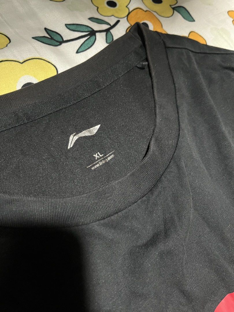 Li-Ning (Category: Tshirts & Polo Shirts ) located in Marikina City. Submitted by asac11 (Listing ID 1460540593, Image 2). Description: •Li-ning -Dimes: 22x28 -Color Rate: 9/10 -Issue: None -MOP: Gcash / COD via Lalamove or Grab.