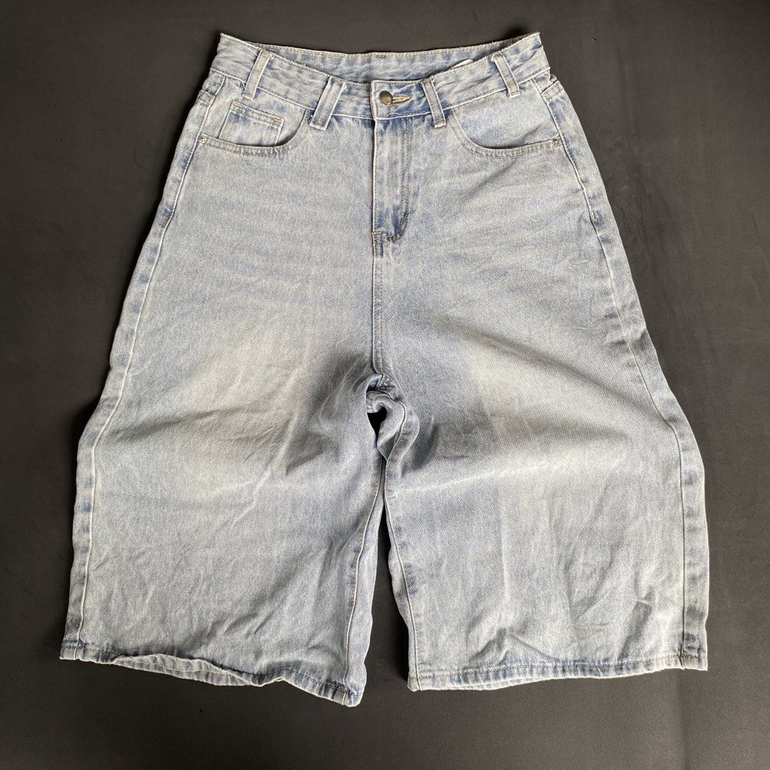 Long jorts (Category: Shorts) located in Rizal. Submitted by thrift_by_nel (Listing ID 1460686132, Image 1). Description: RANDOM LONG JORTS 🔥 Type of Material: Hard Denim Waist: 28 Length: 28 Hem: 13 Condition: Excellent issue: ❌ 💵 45O.