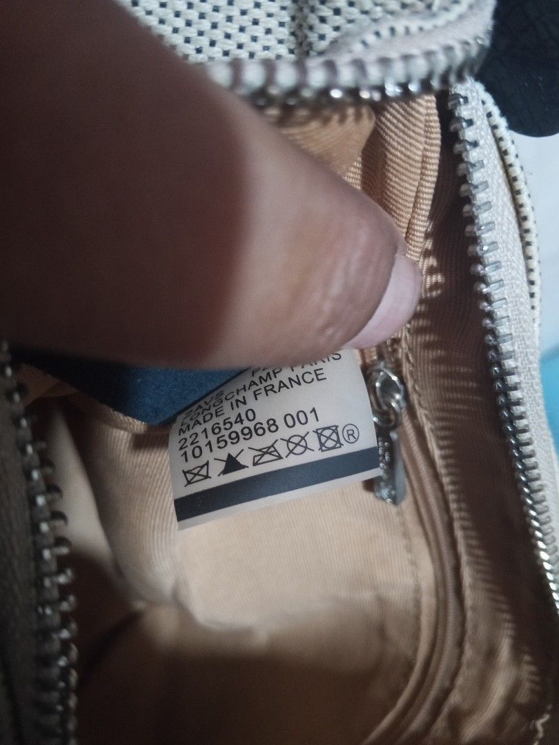 Longchamp (Category: Shoulder Bags) located in Zamboanga. Submitted by alminajammang19 (Listing ID 1460649908, Image 3). Description: authentic Longchamp from Japan surplus.