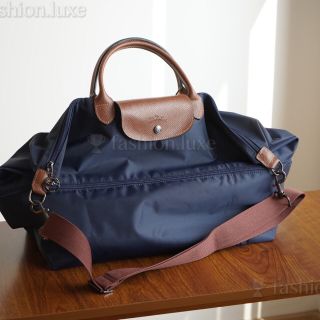 (Category: ) located in . Submitted by fashion.luxe.collection (Listing ID 1460704957, Image 1). Description: .