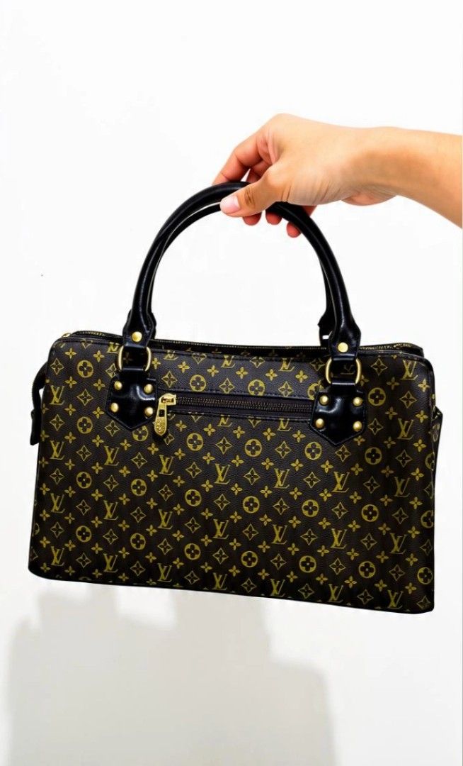 Louis Vuitton bag (Category: Luxury Bags & Wallets) located in Manila. Submitted by daddi_mel (Listing ID 1460668928, Image 2). Description: .