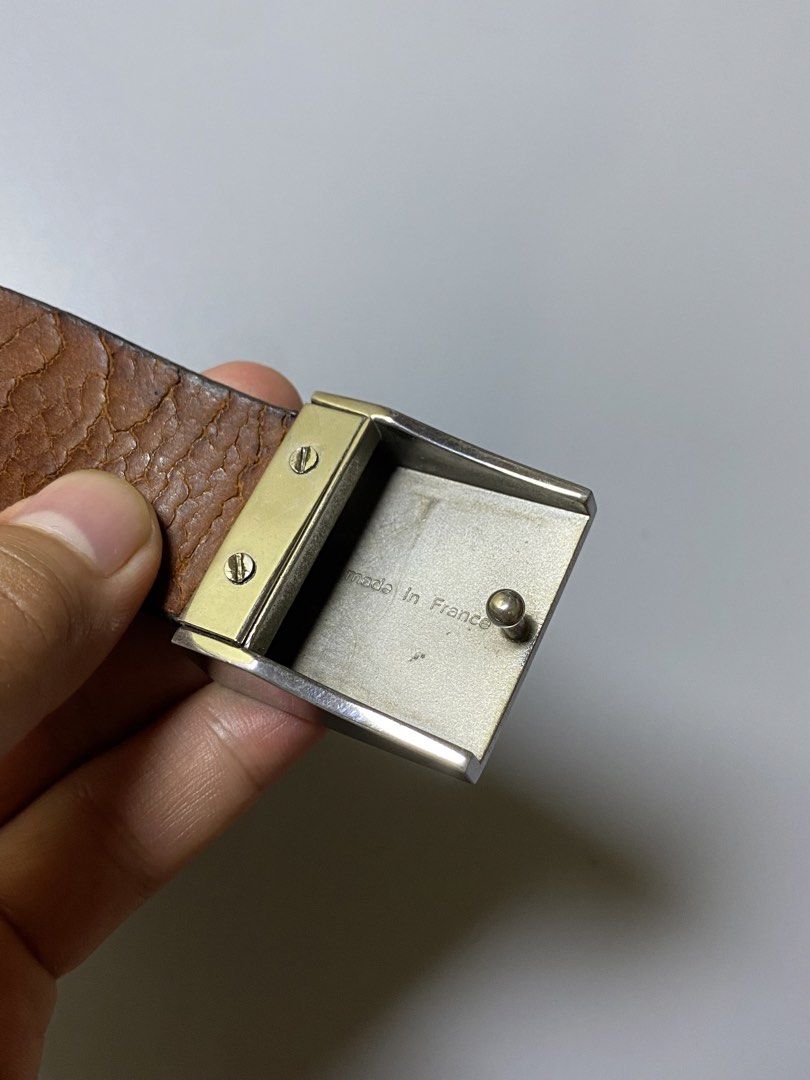 Louis Vuitton Damier Ebene Canvas Belt (Category: Belts) located in Makati City. Submitted by earnx_ (Listing ID 1460703790, Image 3). Description: Louis Vuitton Damier Ebene Canvas Belt - 38 Length - Authentic/Legit - Issue missing silver on front and Crackings.
