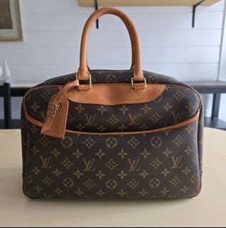 (Category: ) located in . Submitted by portodimoda (Listing ID 1460584377, Image 1). Description: .