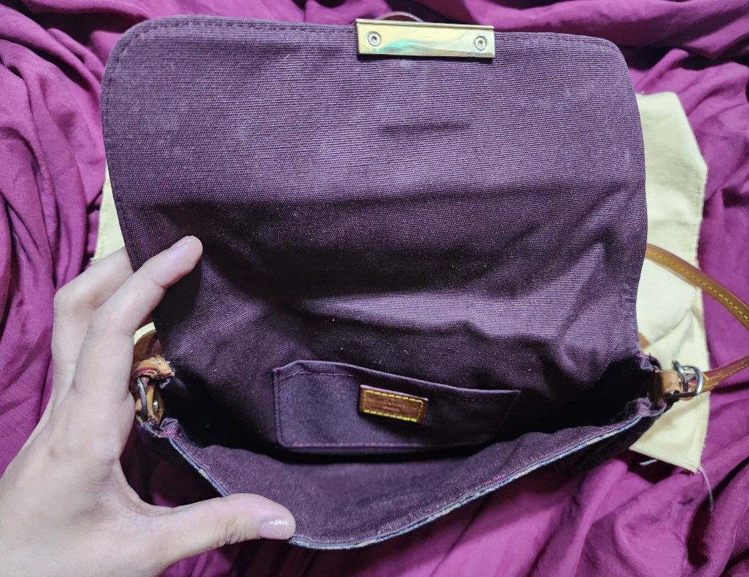 Louis Vuitton Favorite MM in Classic Monogram Canvas (Category: Cross-body Bags) located in Quezon City. Submitted by dolcegioia (Listing ID 1460688204, Image 3). Description: This bag is a Louis Vuitton Favorite MM (or PM) in Classic Monogram Canvas with a flap closure, magnetic front plaque, and detachable leather shoulder strap. ​Listing Description Draft ​Item: Louis Vuitton Favorite Monogram Canvas Flap Crossbody / Shoulder Bag ​Date Code: R