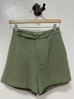 (Category: ) located in . Submitted by kokoclosets (Listing ID 1460687974, Image 1). Description: .