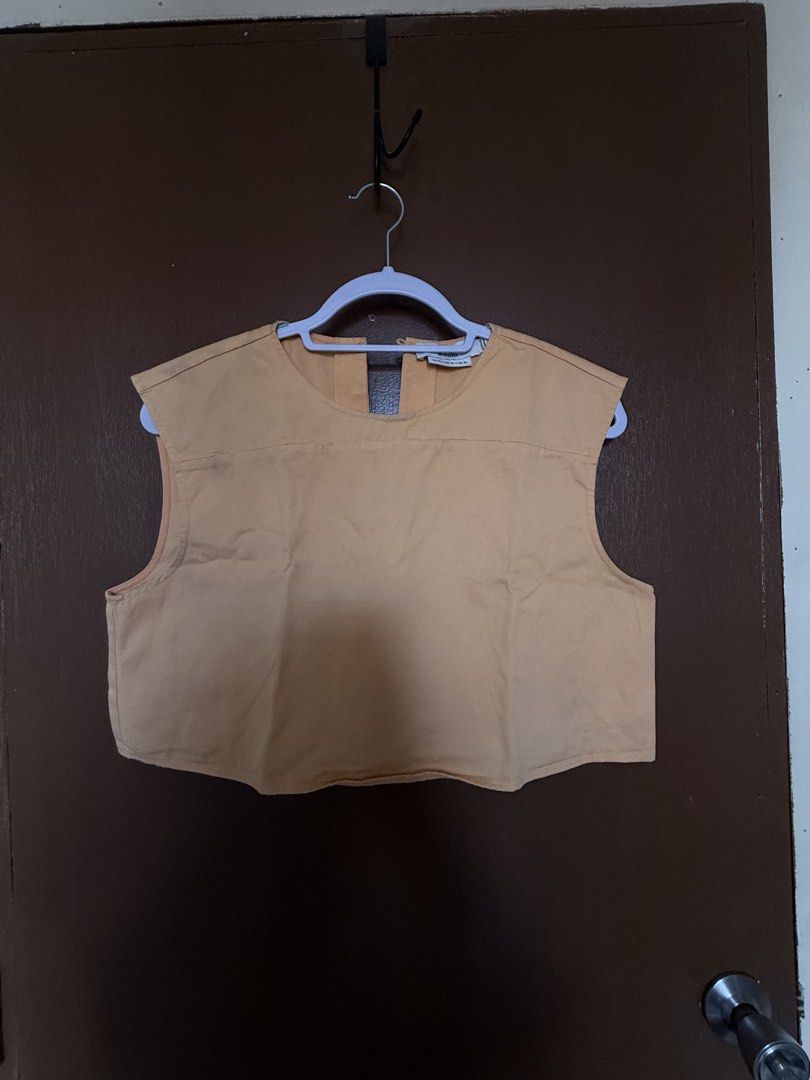 Love, Bonito Orange Boxy Top (Category: Sleeveless) located in Manila. Submitted by dencluttering101 (Listing ID 1460592746, Image 1). Description: .