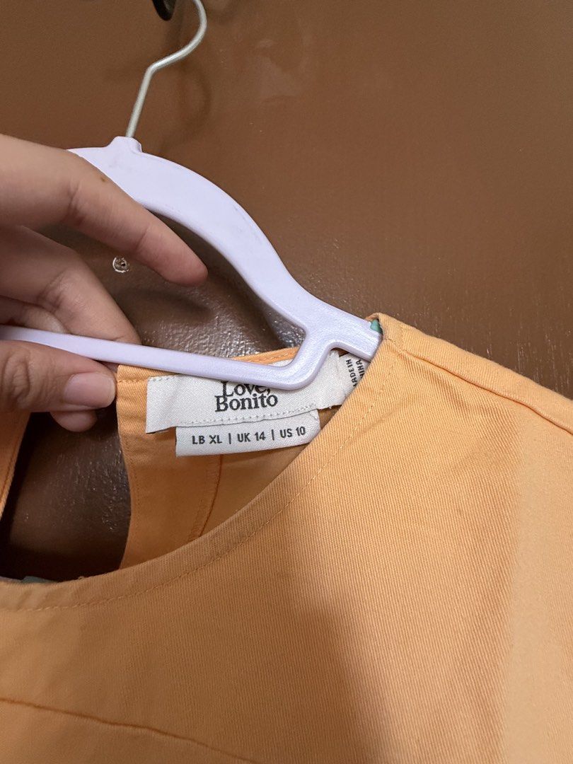 Love, Bonito Orange Boxy Top (Category: Sleeveless) located in Manila. Submitted by dencluttering101 (Listing ID 1460592746, Image 2). Description: .