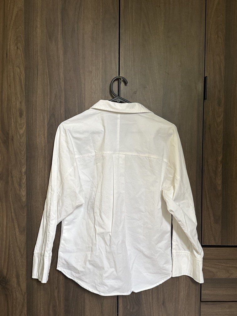 Love Bonito white longsleeves (Category: Longsleeves) located in Quezon City. Submitted by cel1111 (Listing ID 1460560025, Image 3). Description: .