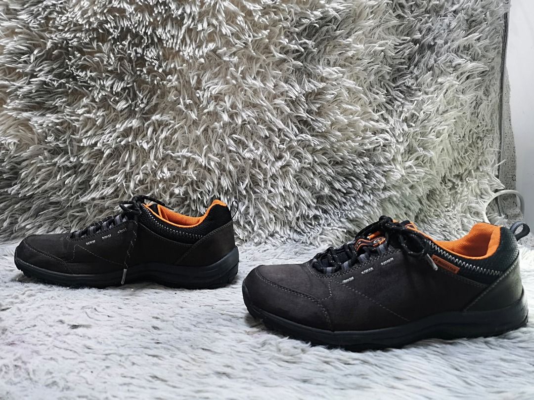 Low Cut Orange Inner Lining Sneaker (Category: Sneakers) located in Santa Cruz. Submitted by jmy_surplus.2 (Listing ID 1460577029, Image 2). Description: Size ; 25cm Color ; Black Type ; Sneaker Brand ; No Brand Material ; Rubber Style ; Low Top lace Sneaker Shoes JMA JMY 1 Batch #219.