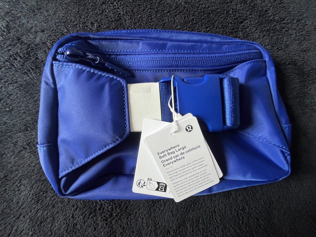 Lululemon Beltbag 🇨🇦 (Category: Purses & Pouches) located in Manila. Submitted by _stylefinds_ (Listing ID 1460541847, Image 2). Description: .