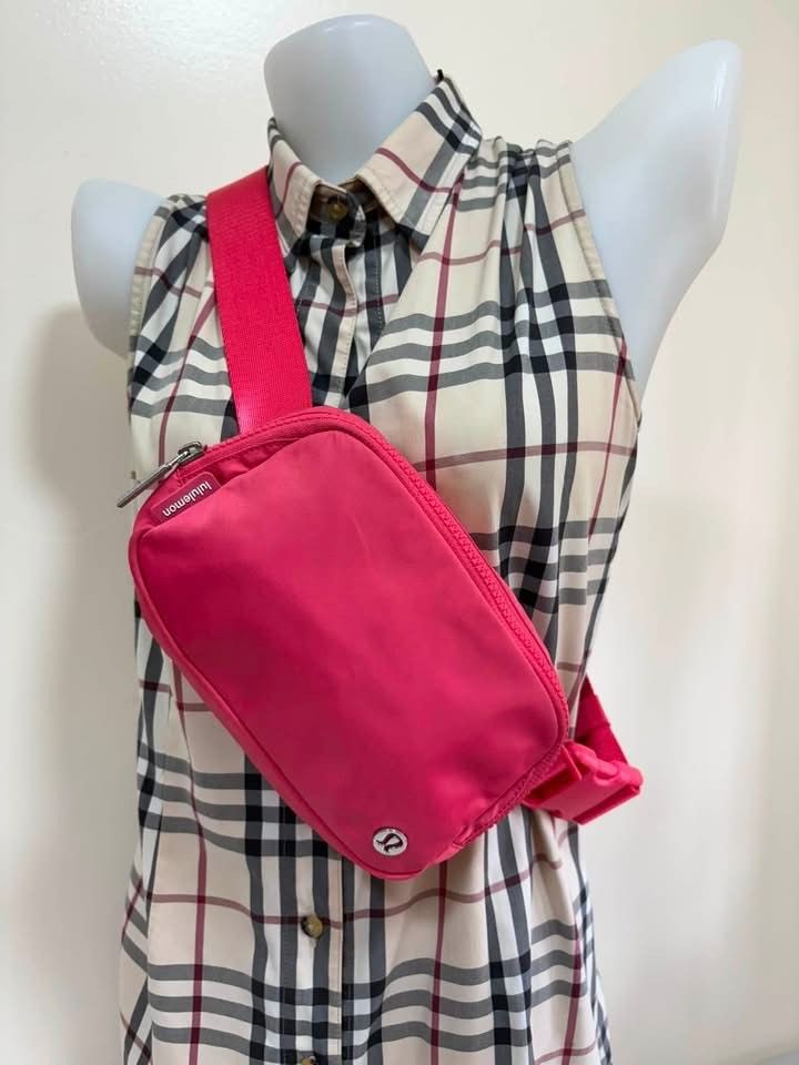 Lululemon Everywhere Belt Bag Pink (Category: Cross-body Bags) located in Manila. Submitted by ukaygandamo (Listing ID 1460650392, Image 1). Description: - Pink Lululemon Everywhere Belt Bag - Adjustable strap - Zipper closure - Small logo detail - Ideal for everyday use and workouts - Fits phone, keys, and wallet - Versatile wear: crossbody or waist.