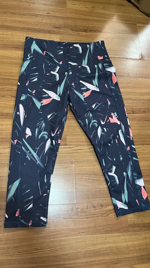Lululemon Leggings (Category: Activewear) located in Taguig. Submitted by fayneayana (Listing ID 1460622284, Image 1). Description: .