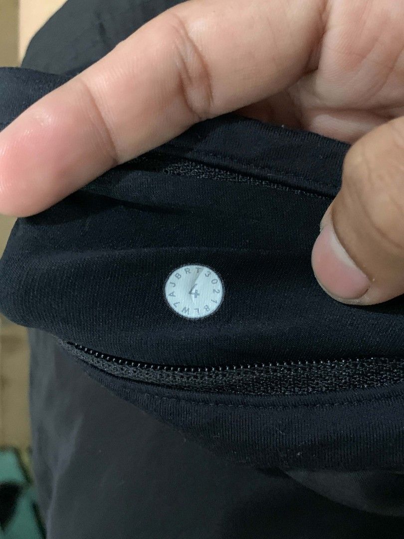 Lululemon Speed Up Low-Rise Lined Short (Category: Activewear) located in Bacolod City. Submitted by finders.drip6100 (Listing ID 1460514395, Image 2). Description: 📍Lulu🍋 Speed Up Low-Rise Lined Short Dot 4 W 30-34 L 8 Asnew No issue 350 📩.