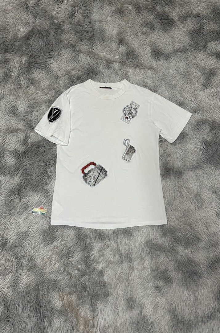 LV tee (Category: Tshirts & Polo Shirts ) located in Manila. Submitted by paulovenegaskalakal2020 (Listing ID 1460568585, Image 1). Description: For sale! Kalakal. LV tee Louis vu*tton Off- good for psg Embroidered patch Medium- 19 width x 26.5 length inches Good as new MINE 599 +sf.