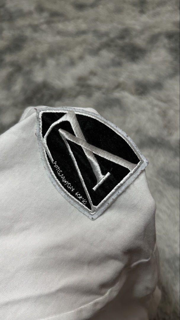 LV tee (Category: Tshirts & Polo Shirts ) located in Manila. Submitted by paulovenegaskalakal2020 (Listing ID 1460568585, Image 3). Description: For sale! Kalakal. LV tee Louis vu*tton Off- good for psg Embroidered patch Medium- 19 width x 26.5 length inches Good as new MINE 599 +sf.