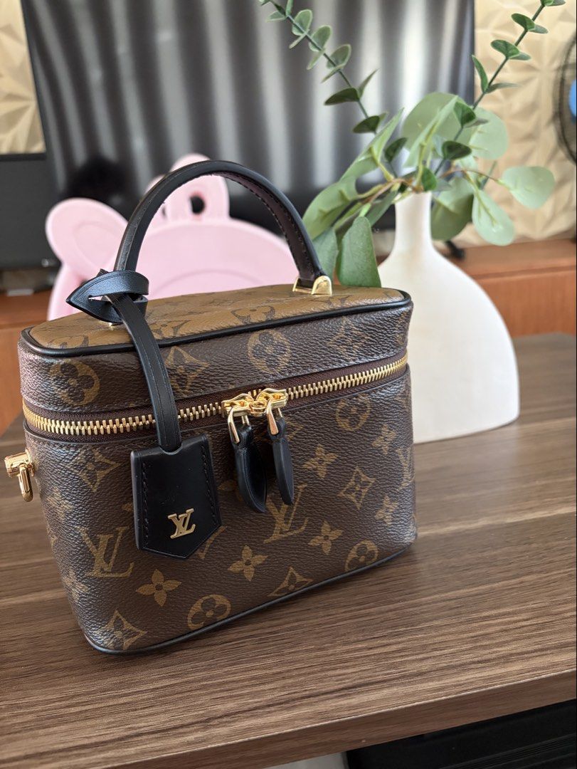 LV Vanity Bag (Category: Luxury Bags & Wallets) located in Batangas. Submitted by misskorea16 (Listing ID 1460572144, Image 2). Description: .