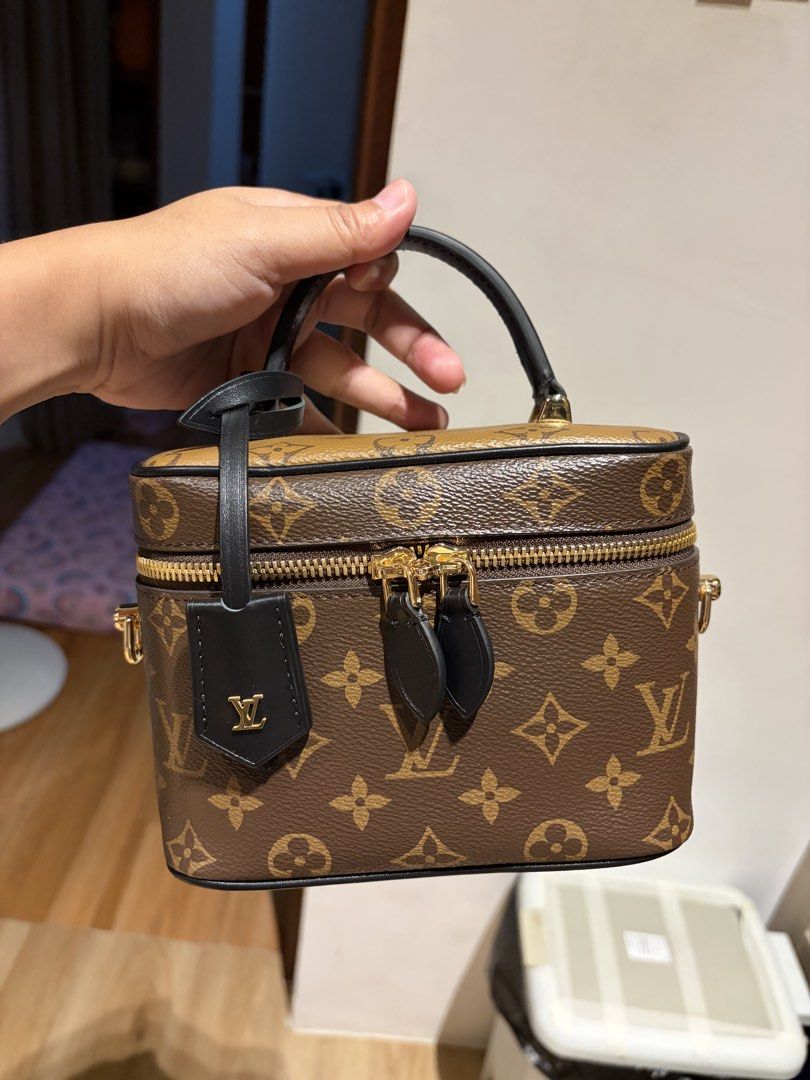 LV Vanity Bag (Category: Luxury Bags & Wallets) located in Batangas. Submitted by misskorea16 (Listing ID 1460572144, Image 1). Description: .