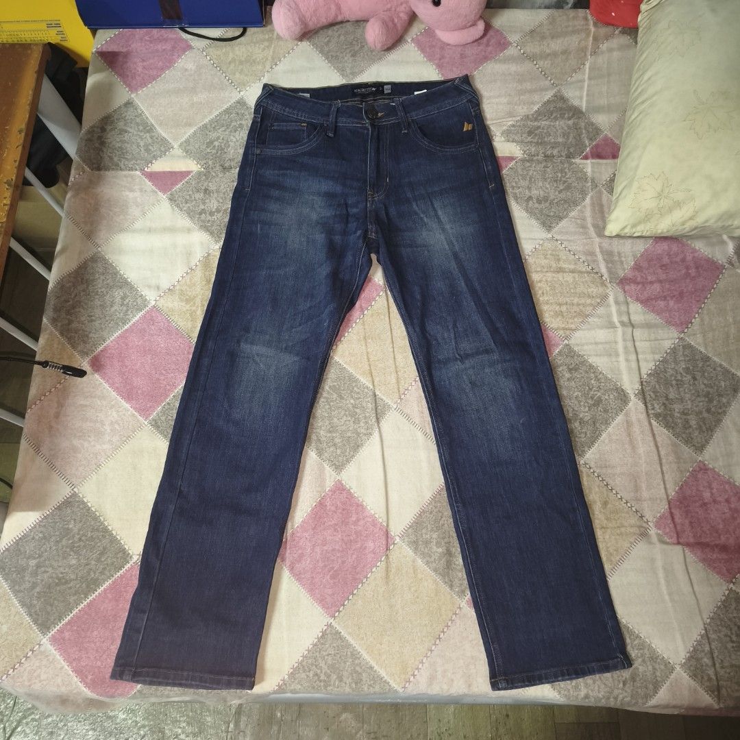 Macbeth Straight Cut Dark Wash Denim Jeans (Category: Jeans) located in San Fernando. Submitted by wachiko (Listing ID 1460707683, Image 1). Description: Macbeth Straight Cut Jeans - Size 31 waistline - 10/10 condition. never been used. Reason For Sale: Big size for me (28ws) - bought for ₱1,600 brand new. 💰₱1,280 asking price, negotiable for fast buyers..