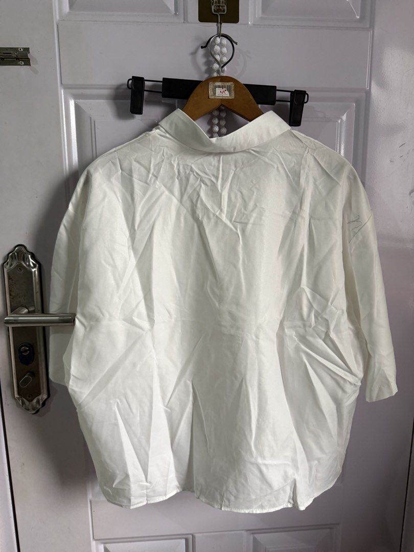 MANFINITY Printed Button Down Polo (Category: Tshirts & Polo Shirts ) located in Las Pinas. Submitted by sellerkjb (Listing ID 1460711301, Image 3). Description: BRAND NEW MEDIUM ON TAG OVERSIZED BOXY Bust: 50in Length: 23.6/22.8in.