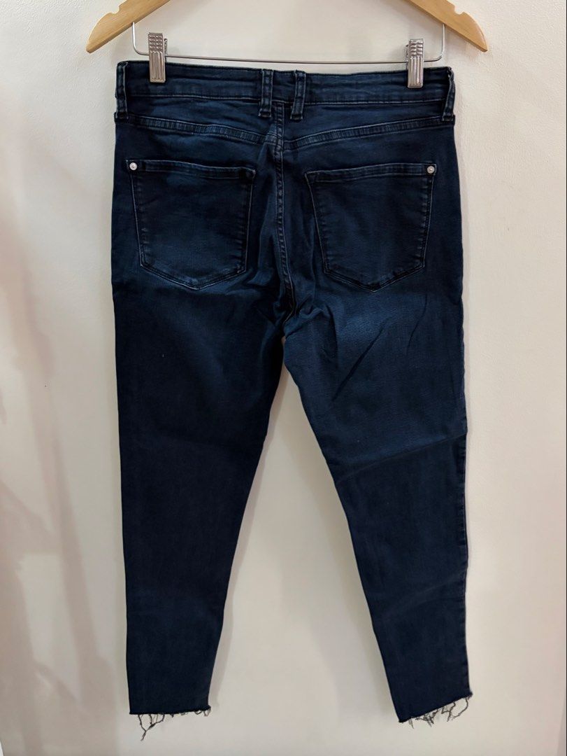 Mango ISA Denim Jeans Dark Blue Wash (Category: Jeans) located in San Juan City. Submitted by sel.ler (Listing ID 1460615232, Image 2). Description: - Mango ISA dark wash denim jeans - Size: 40 EUR / 7 US / 170/72A CN.
